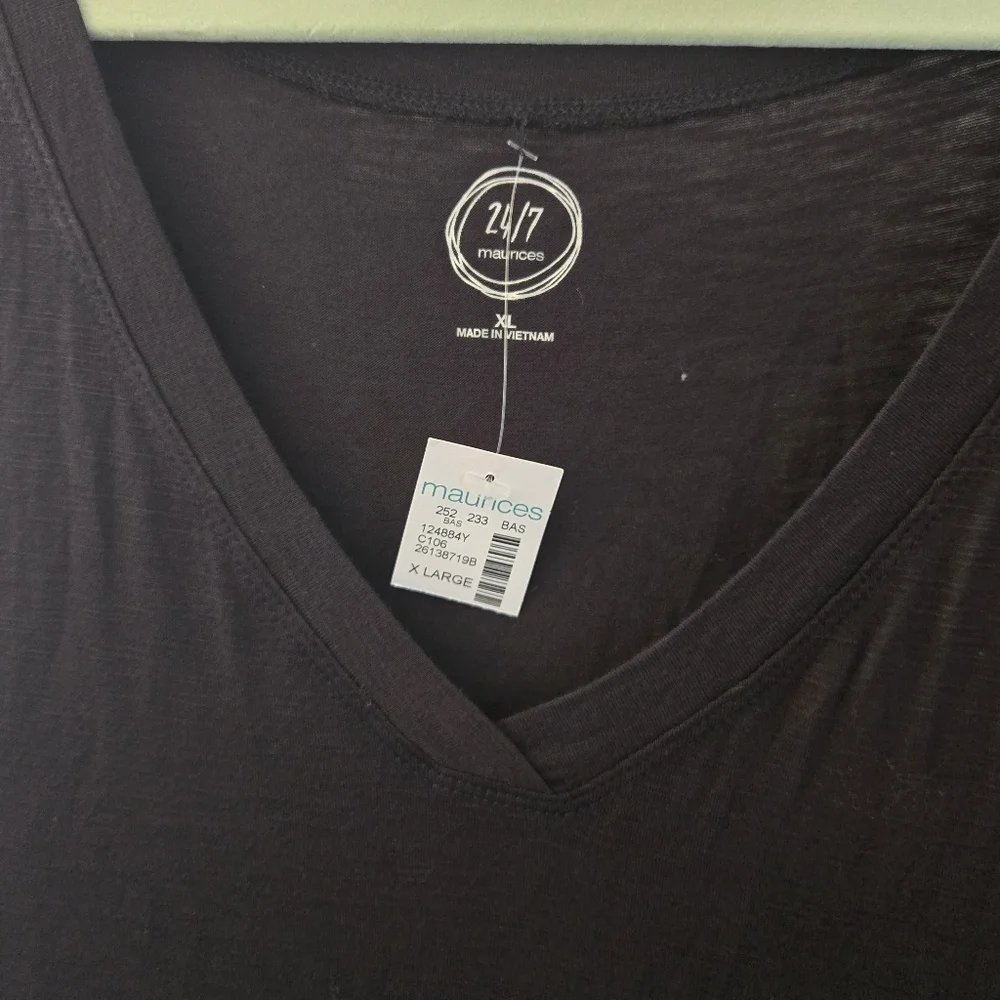 Women's V-Neck Black Tank Top - Picture 2 of 8